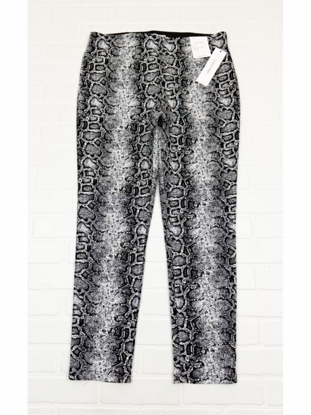 Calvin Klein Snake Print Tapered Leg Ankle Length Pull On Pants Size 14
